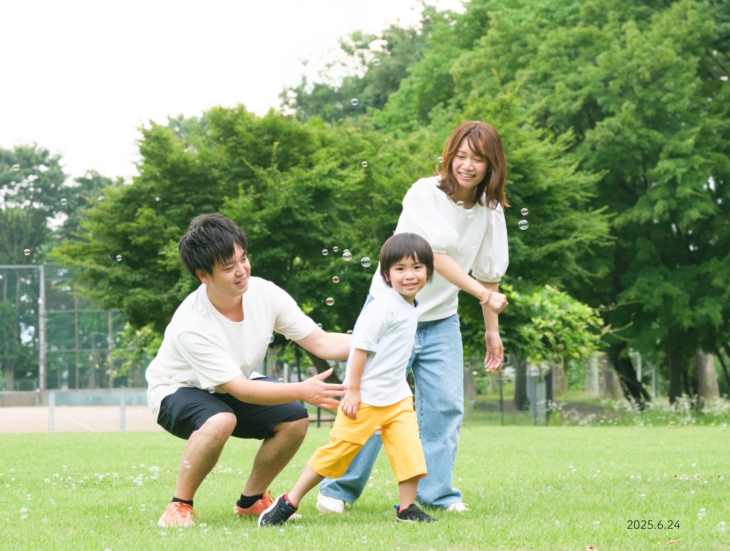 家族のロケーションフォトとキッズのロケーション写真  
