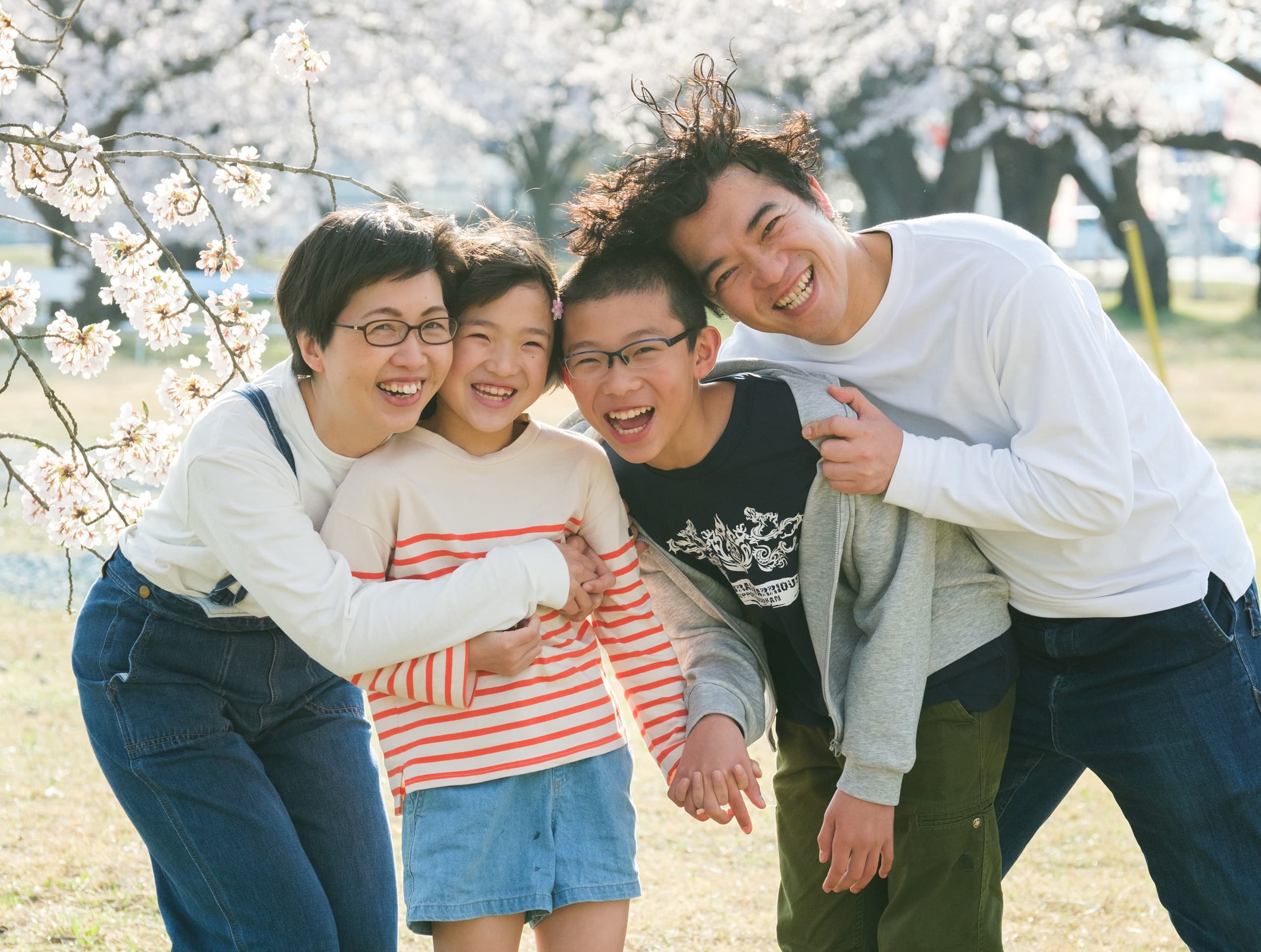 家族のロケーションフォトとキッズのロケーション写真  