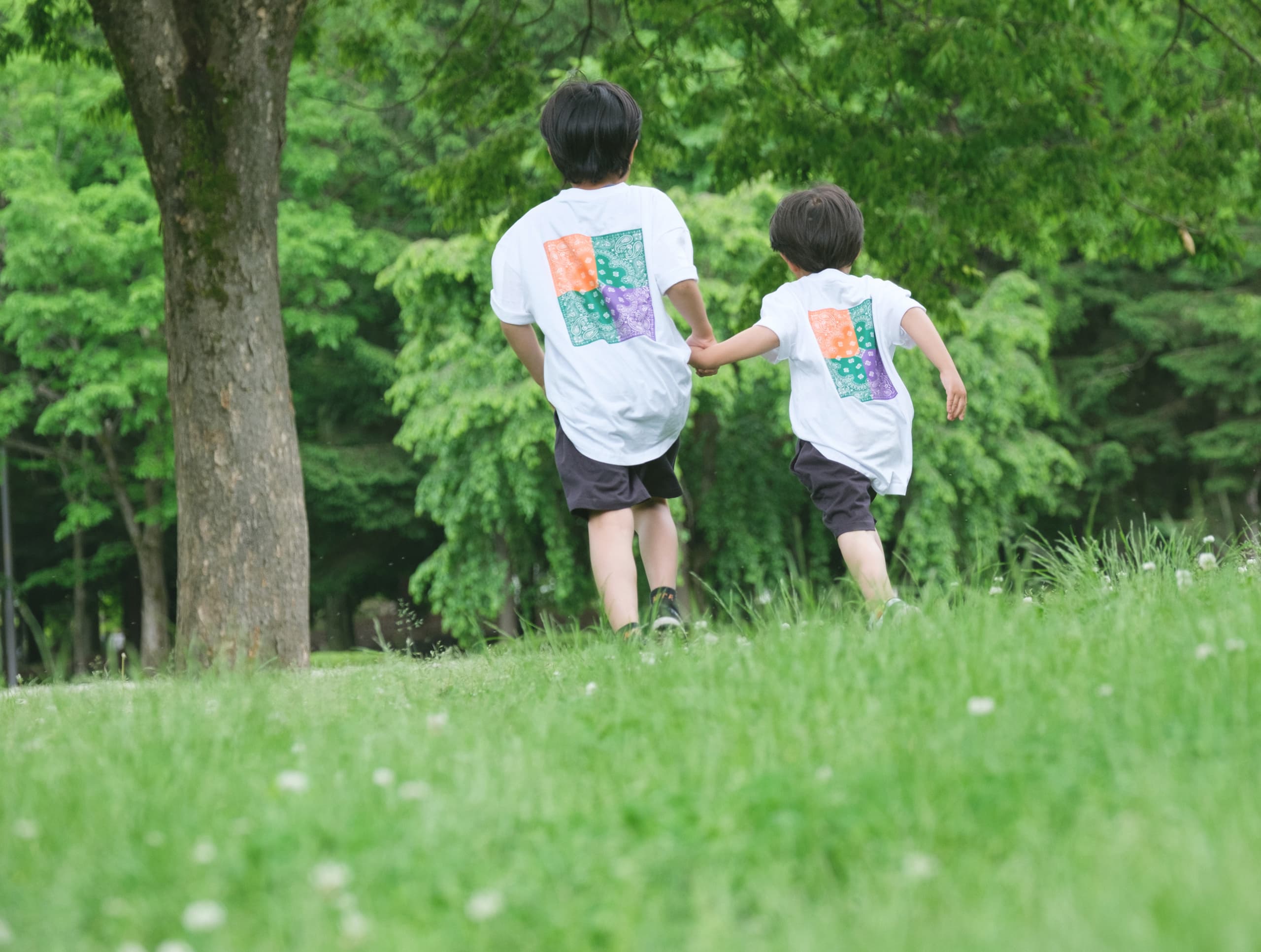 家族のロケーションフォトとキッズのロケーション写真  