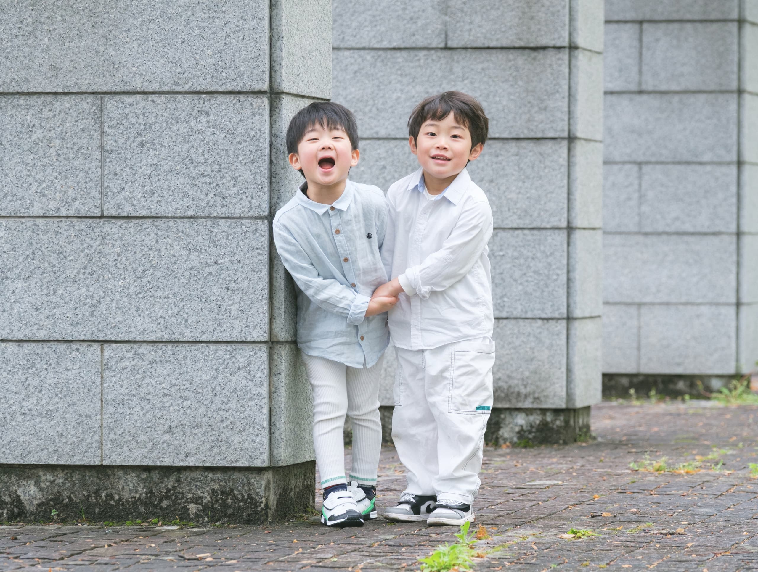 家族のロケーションフォトとキッズのロケーション写真  