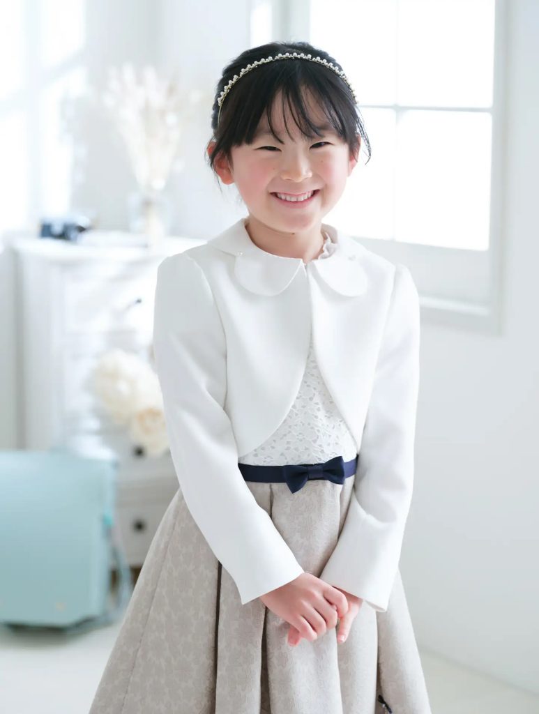 友達と笑い合う女の子たち